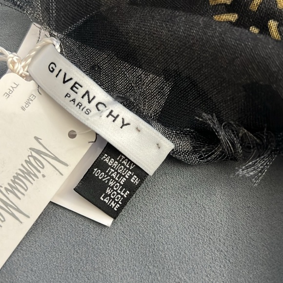 Brand new Givenchy wool 44x44” - Picture 10 of 10